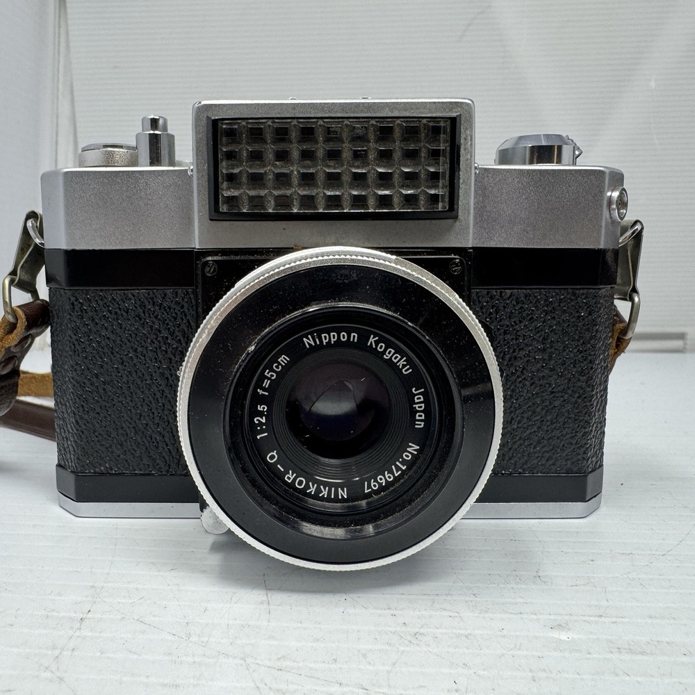 Nikkorex 35 Leaf shutter SLR Camera No.89387 Nikkor-Q 2.5/5cm
